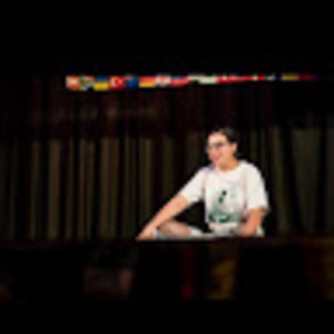 Meet your Posher, Gaby